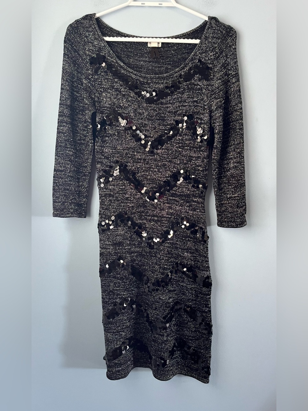 Dynamite Black & Gray Sequin Metallic 3/4 Sleeve Stretch Midi Dress Size M
